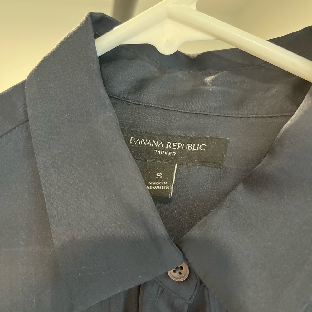Banana Republic Silk Navy Button Down Shirt - Picture 2 of 5